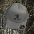 Casquette dans le bois
